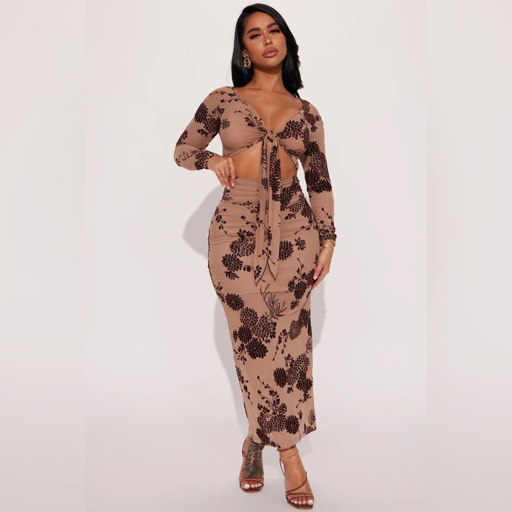 Glow Era Midi Skirt Set